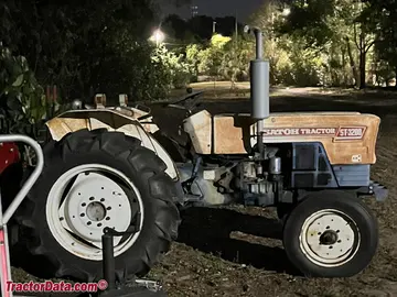 Tractor utilitario Satoh ST-3200.