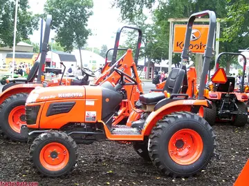 Kubota B2620, lado izquierdo.