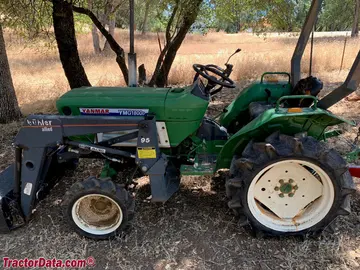 Tractor utilitario compacto Yanmar YMG1800D.