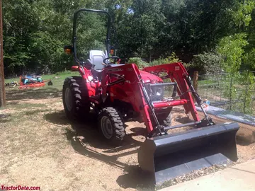 Massey Ferguson 1529 with L100 front-end loader.
