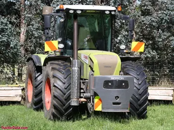 Claas Xerion 3300