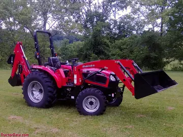 Mahindra 4035HST con cargador frontal KWM ML120 y retroexcavadora Bradco 485.