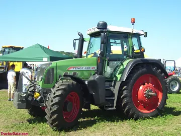 Fendt 820 Vario，左侧。