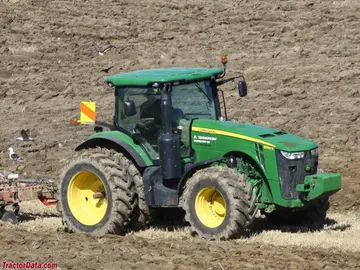 John Deere 8260R, rechte Seite.