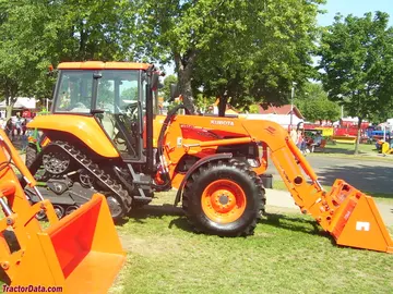 Rechte Seite des Kubota M126X Power Krawler mit Lader