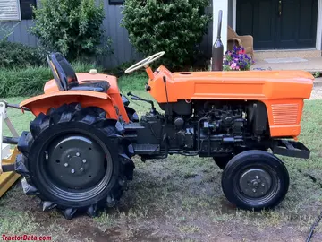 Kubota L2000, perfil esquerdo