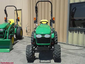 John Deere 2025R.
