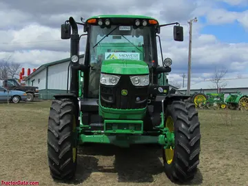 John Deere 6125M mit Kabine.