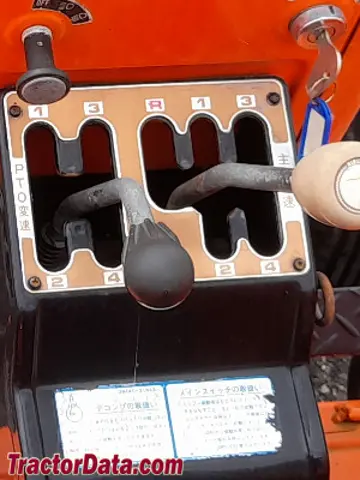 Kubota L2002 Getriebesteuerungen