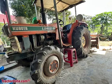 Tractor utilitario compacto Kubota L2402-M.