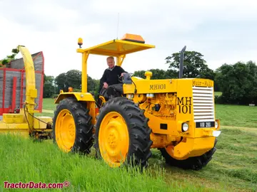 Tractor Muir-Hill 101, lado derecho.