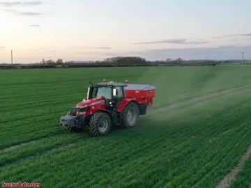 Massey Ferguson 7718, lado izquierdo.