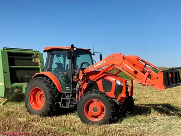 Kubota M5-111 com carregadeira frontal LA1854.