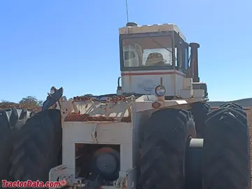 Tractor Muller TM-31 de tracción en las cuatro ruedas.