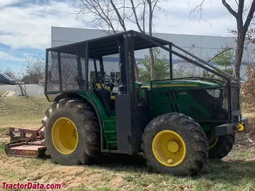 John Deere 6120M, rechte Seite.