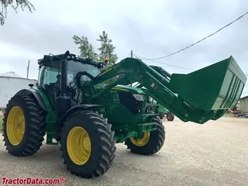 约翰迪尔6145R，右侧。