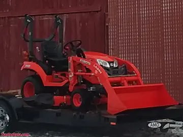 Kubota BX1880 con cargador frontal.