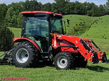 Rural King RK37HC mit L102 Front-End-Lader.