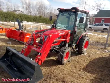 Kioti CK2610 紧凑型农用拖拉机。