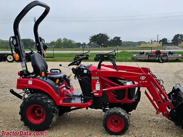 Tractor utilitario compacto TYM T224 con cargador frontal.