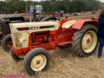 卡斯 CF350 型多功能拖拉机。