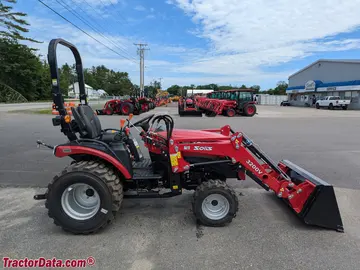 Trator utilitário compacto Solis S24XL.