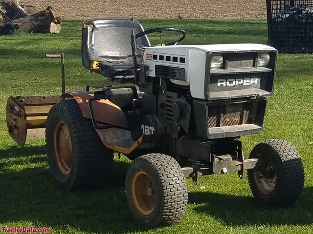 T833
