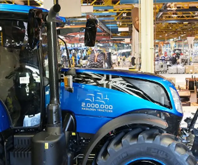 New Holland feiert zwei Millionensten Basildon-Traktor während des 60-jährigen Jubiläums des Werks