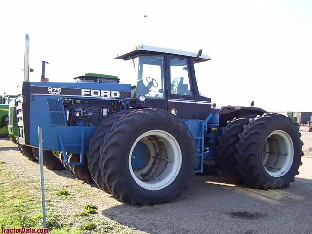 976