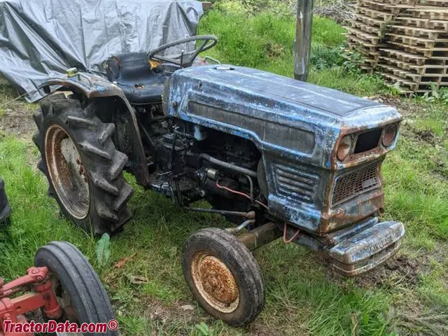 E16
