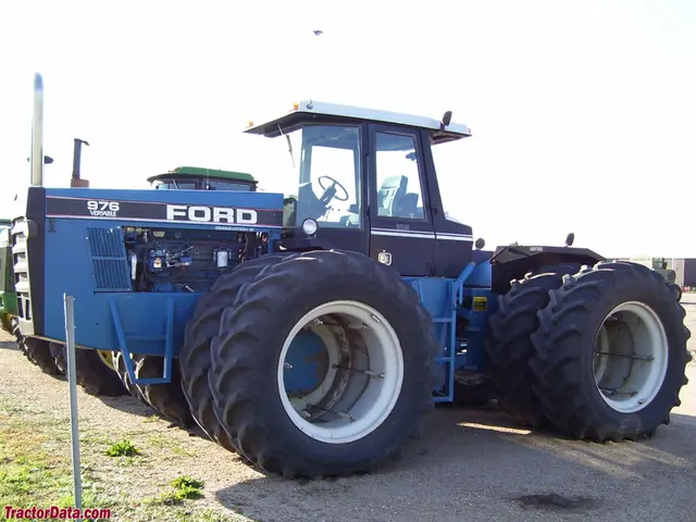 976